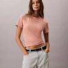 T-shirt justa com logótipo T-shirt justa com logótipo