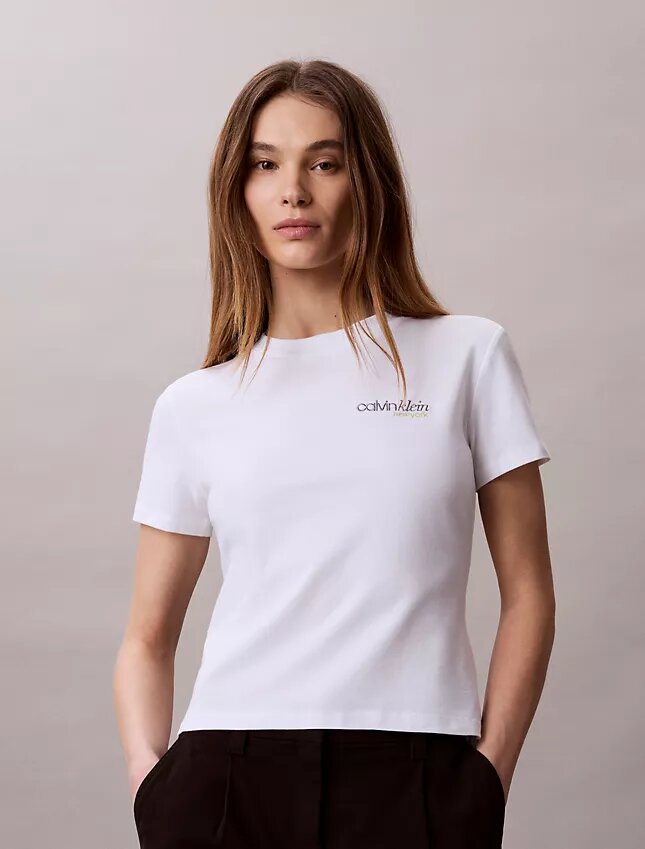 T-shirt justa com logótipo T-shirt justa com logótipo