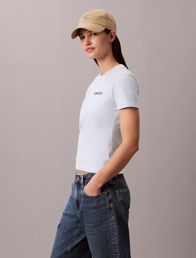 T-shirt justa com logótipo T-shirt justa com logótipo