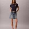 T-shirt justa com logótipo curvo T-shirt justa com logótipo curvo