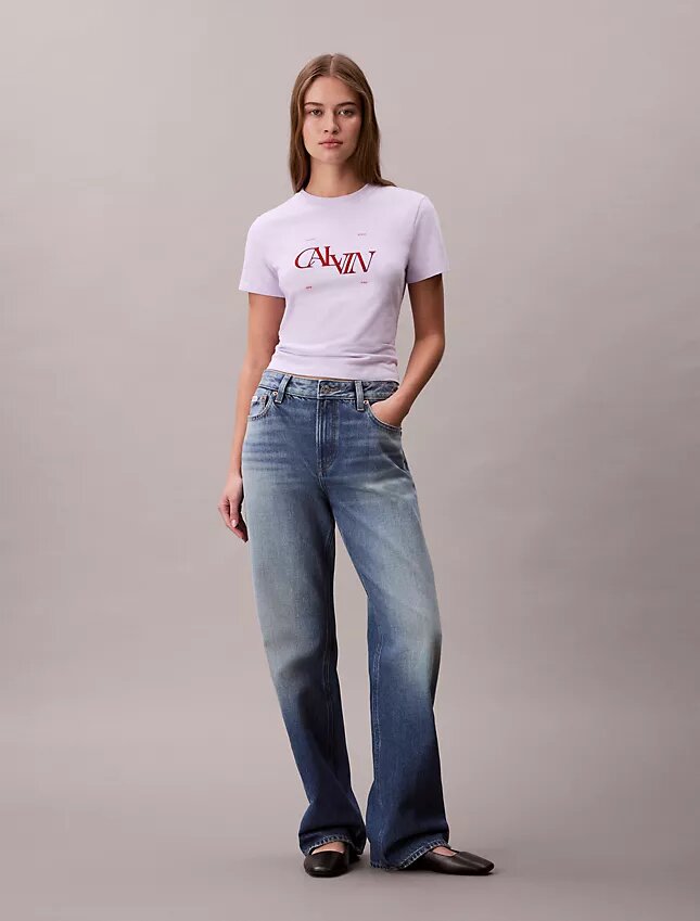 T-shirt justa com logótipo dividido T-shirt justa com logótipo dividido