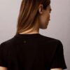 T-shirt justa com logótipo em camadas T-shirt justa com logótipo em camadas