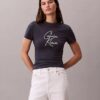 T-shirt justa com logótipo em relevo T-shirt justa com logótipo em relevo