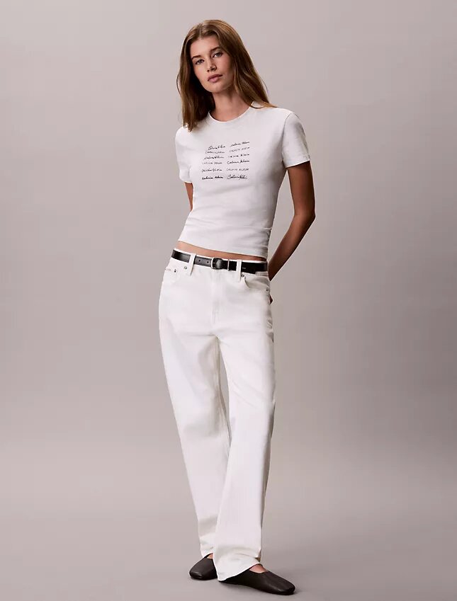 T-shirt justa com logótipo em tipo de letra T-shirt justa com logótipo em tipo de letra