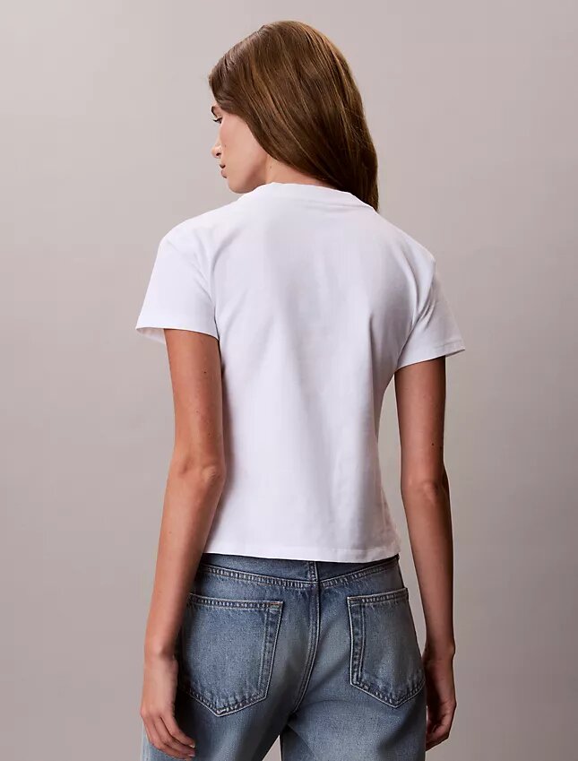 T-shirt justa com logótipo em tipo de letra T-shirt justa com logótipo em tipo de letra