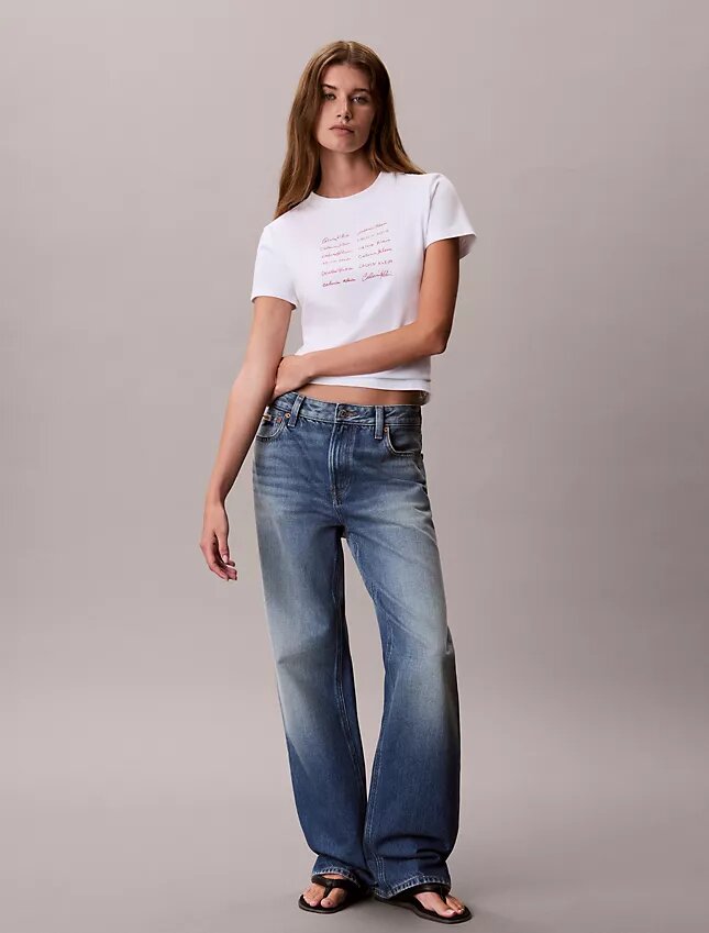 T-shirt justa com logótipo em tipo de letra T-shirt justa com logótipo em tipo de letra