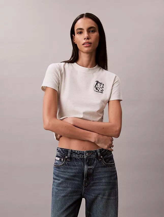 T-shirt justa com logótipo floral T-shirt justa com logótipo floral