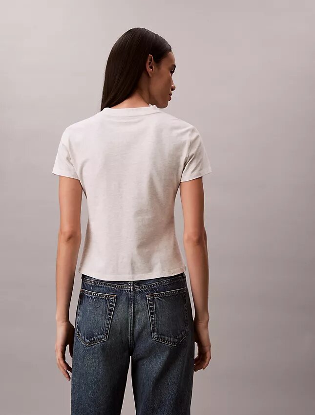 T-shirt justa com logótipo floral T-shirt justa com logótipo floral