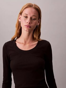 T-shirt justa em malha elástica de Modal
