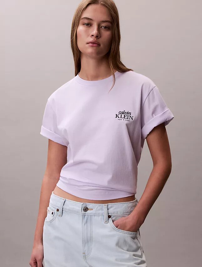T-shirt larga com logótipo bordado T-shirt larga com logótipo bordado