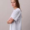 T-shirt larga com logótipo bordado T-shirt larga com logótipo bordado