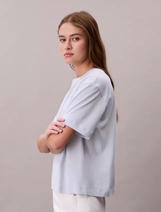 T-shirt larga com logótipo bordado T-shirt larga com logótipo bordado