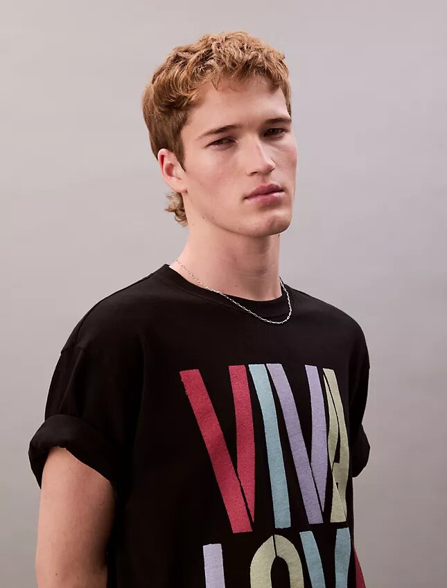T-shirt Marc Hundley Pride Viva Love de corte descontraído T-shirt Marc Hundley Pride Viva Love de corte descontraído