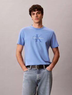 T-shirt Monologo com lavagem ácida