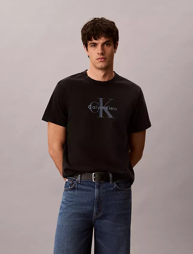 T-shirt Monologo com lavagem ácida T-shirt Monologo com lavagem ácida