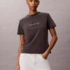 T-shirt Monologo com lavagem ácida