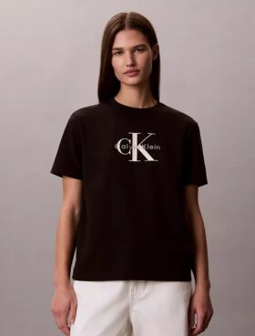 T-shirt Monologo com lavagem ácida