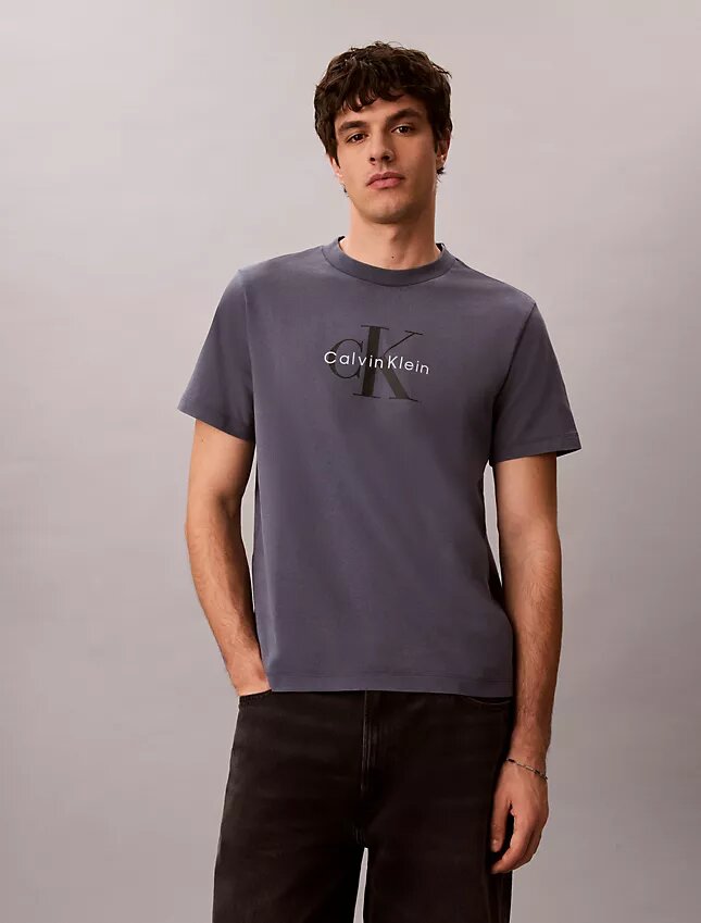 T-shirt Monologo com lavagem ácida T-shirt Monologo com lavagem ácida