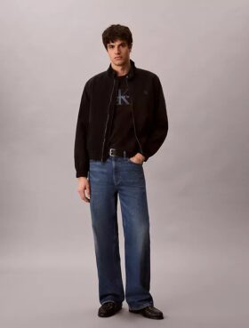 T-shirt Monologo com lavagem ácida