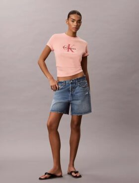 T-shirt Monologo com lavagem ácida
