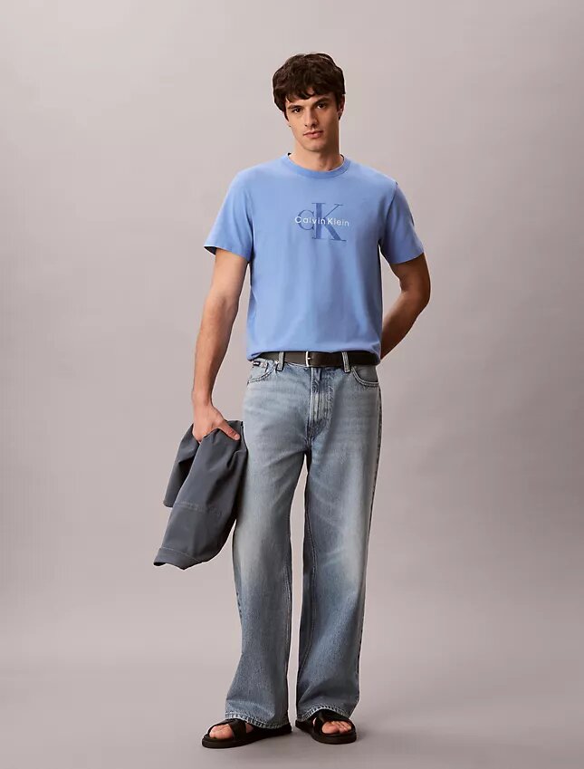 T-shirt Monologo com lavagem ácida T-shirt Monologo com lavagem ácida