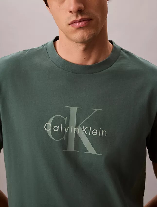T-shirt Monologo com lavagem ácida T-shirt Monologo com lavagem ácida
