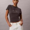 T-shirt Monologo com lavagem ácida