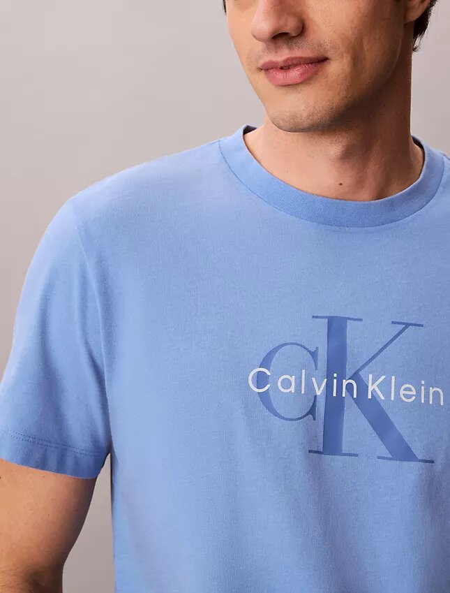 T-shirt Monologo com lavagem ácida T-shirt Monologo com lavagem ácida