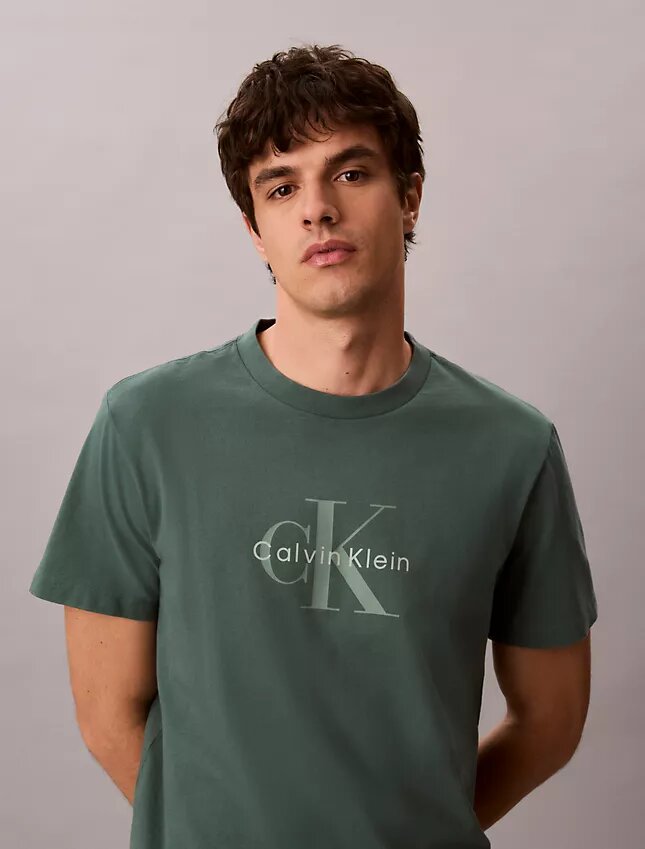 T-shirt Monologo com lavagem ácida T-shirt Monologo com lavagem ácida
