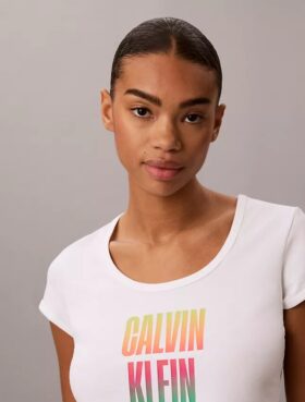 T-shirt Pride Slim com decote redondo