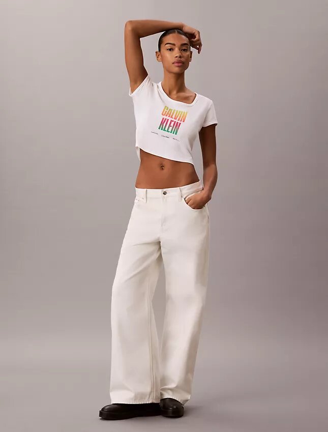T-shirt Pride Slim com decote redondo T-shirt Pride Slim com decote redondo