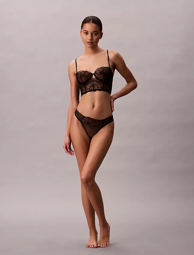Thong CK Black com renda floral preta Thong CK Black com renda floral preta
