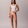 Thong com logótipo icónico