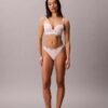 Thong com logótipo icónico