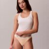 Thong com logótipo icónico