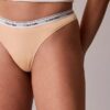 Thong com logótipo icónico