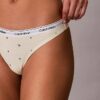 Thong com logótipo icónico