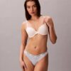 Thong com logótipo icónico