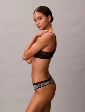 Thong em microfibra elástica com renda