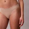 Thong em microfibra elástica com renda Thong em microfibra elástica com renda