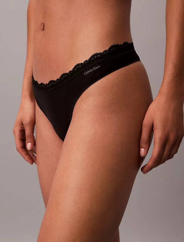 Thong em microfibra elástica com renda Thong em microfibra elástica com renda