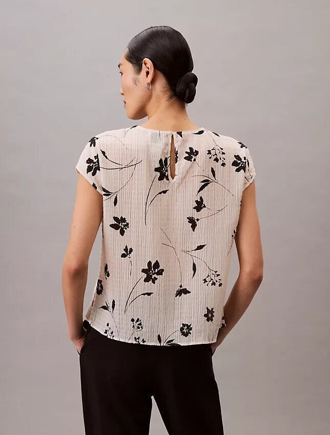 Top com estampado floral e franzido Top com estampado floral e franzido