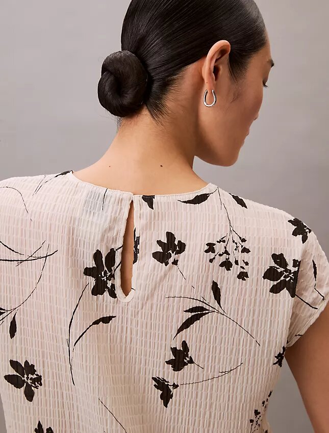 Top com estampado floral e franzido Top com estampado floral e franzido