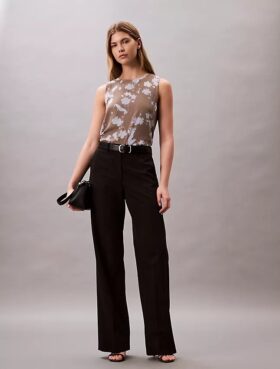 Top sem mangas em chiffon estampado