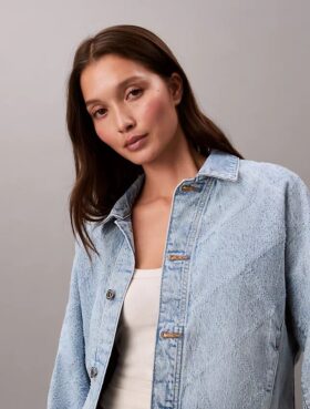 Trucker Jacket em ganga descontraído