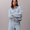 Trucker Jacket em ganga descontraído