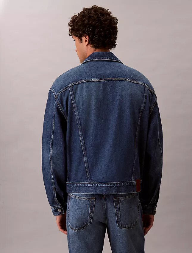 Trucker Jacket em ganga dos anos 90 Trucker Jacket em ganga dos anos 90