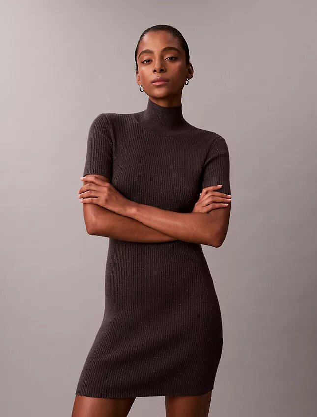 Vestido de malha com canelado em mistura de lã merino e lurex Vestido de malha com canelado em mistura de lã merino e lurex