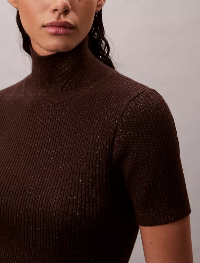 Vestido de malha com canelado em mistura de lã merino e lurex Vestido de malha com canelado em mistura de lã merino e lurex