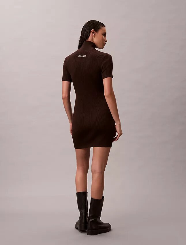 Vestido de malha com canelado em mistura de lã merino e lurex Vestido de malha com canelado em mistura de lã merino e lurex
